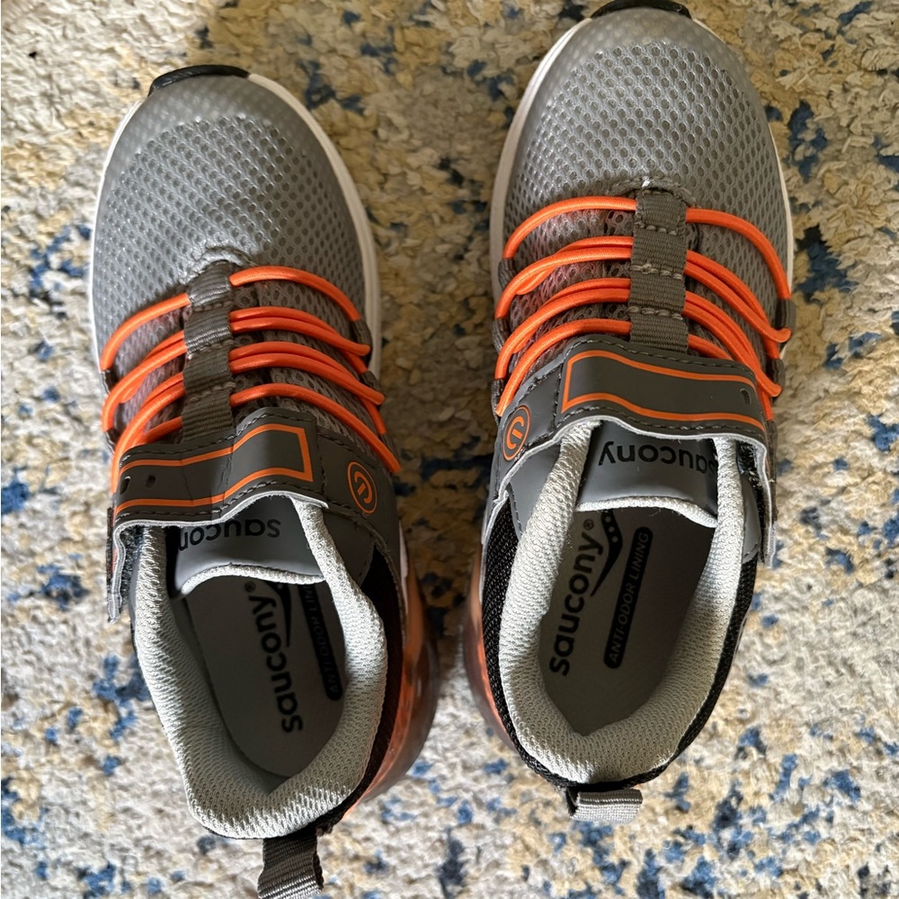 Saucony Flash Glow 2.0 in Gray and Orange - light up shoes. - Picture 5 of 5